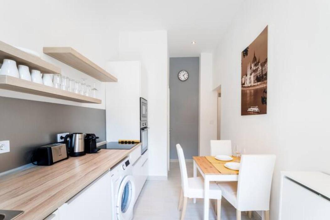 Hi-Bp Sunny Home Apartments In The Heart Of Budapest Luaran gambar