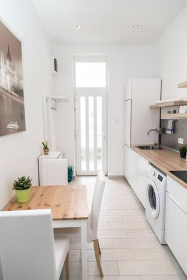 Hi-Bp Sunny Home Apartments In The Heart Of Budapest Luaran gambar